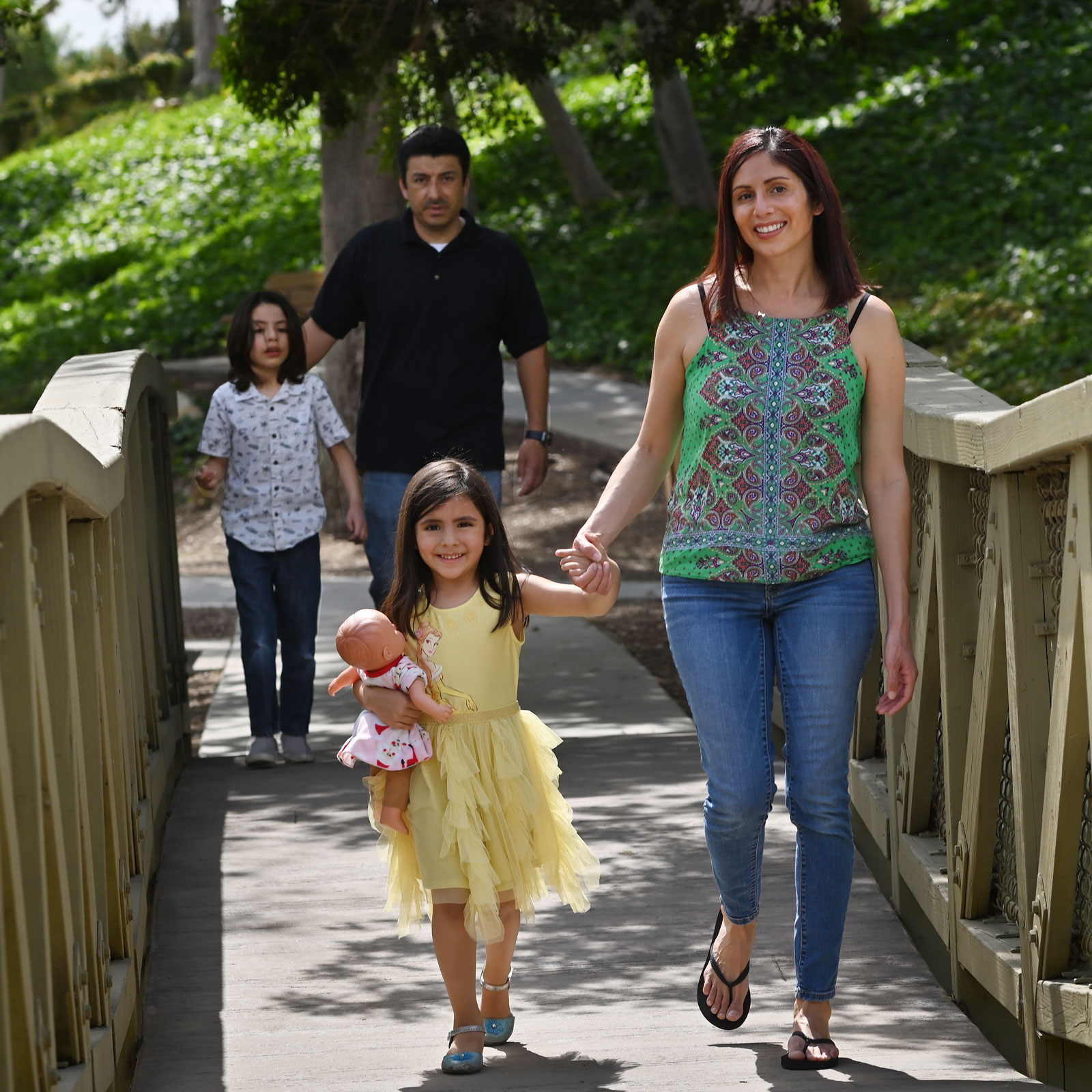First-5-Roxanne-Cobain-Family-02-crop Roxanne and family